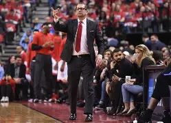 熊猫体育-恒大阵容轮换频繁，球迷呼吁保持阵容稳定(恒大阵容轮换频繁,球迷呼吁保持阵容稳定)